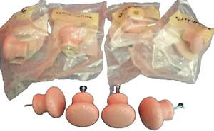 Set mit 8 rosa Keramikknöpfen Schubladenzügen 1 1/4" Durchmesser mit Schrauben 4 versiegelt - Bild 1 von 3