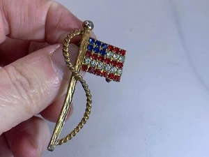 Flag American USA Rhinestone Vintage Gold Pin Brooch V-3592* - Picture 1 of 3