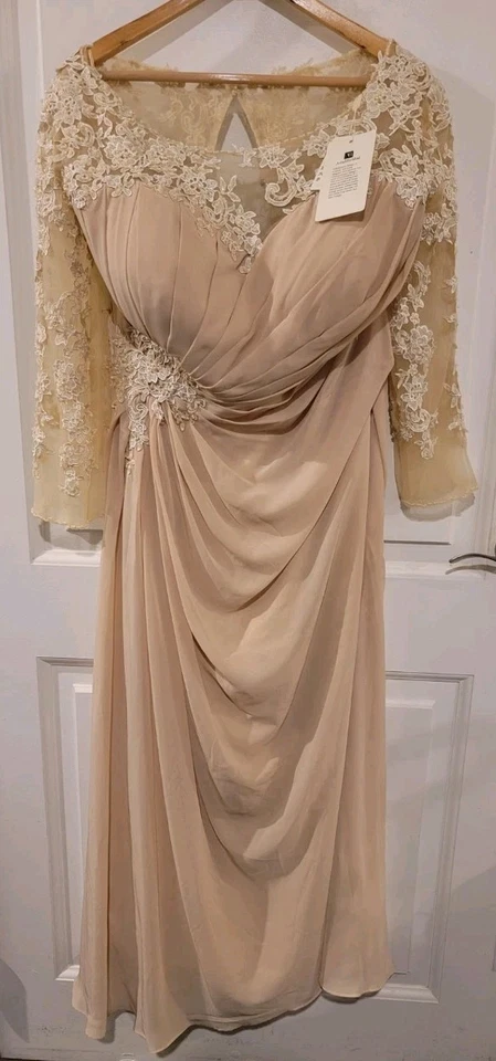 Vestido de noiva mãe da noiva XL 16-18 bege renda reunida com miçangas Ada's Bridal - Imagem 1 de 4