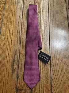 Jos A Bank Signature Collection Mens Tie 100% Silk Red Geometric $84.50 New !! - Picture 1 of 3