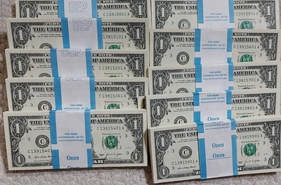 BEP $100 STRAPS OF ONE DOLLAR BILLS UNCIRCULATED S/N's IN SEQUENCE 2021 - Image 1 of 3