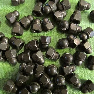 Stopmuttern Hutmuttern Din 986 schwarz verzinkt M 5 NEU 25 Stück - Bild 1 von 2