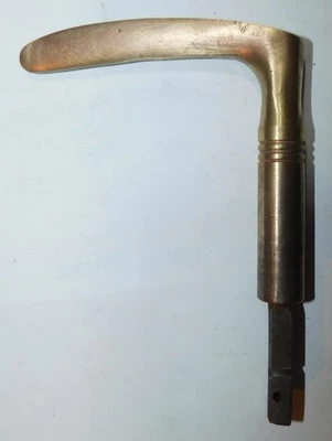 ANCIENNE POIGNÉE DE PORTE EN BRONZE AVEC CARRÉ . XIXe/XXe LOQUET CLENCHE PORTE 4 - Photo 1/4