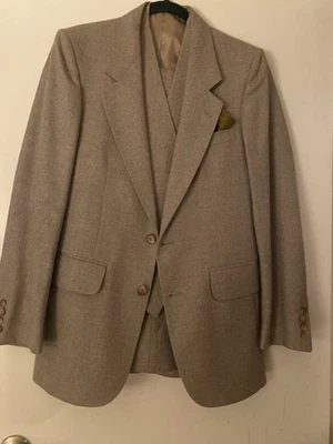 VTG. Daniel Hechter Paris Mens Taupe Flannel Sport Coat & Vest Size 36R - Image 1 of 4