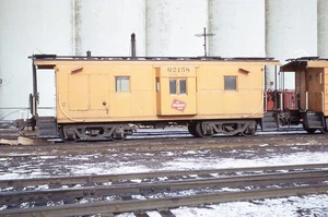 MS Orig Slide MILW Milwaukee Road Thrall BW Caboose #02158 Milwaukee WI 1970 - Bild 1 von 1