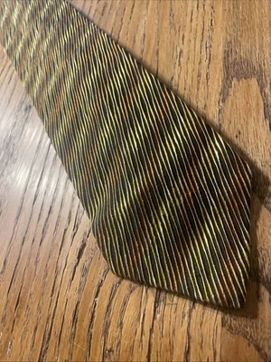 Vintage EUC Savile Row Wavy Textured Silk Tie Men’s Necktie Made In Italy - Image 1 of 4