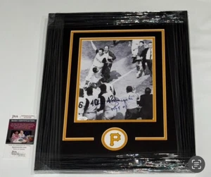 BILL MAZEROSKI SIGNED FRAMED 8X10 PITTSBURGH PIRATES 1960 HOME RUN JSA COA - Picture 1 of 2