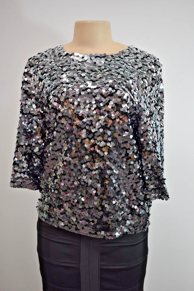 Top de lentejuelas negras plateadas St. John talla pequeña a la venta nt Foto 1 de 4