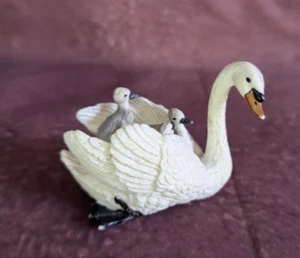 Schleich White Swan With Cygnet Babies Figure 13718 Bird Toy 2012 Retired - Picture 1 of 4