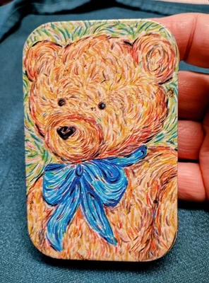 FAO Schwarz 5th Avenue 23 Mini Colored Pencils in Adorable Bear Tin - Image 1 of 4