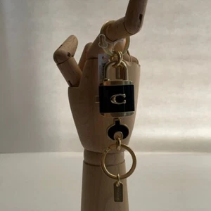 ๐ผ๐ฆ Coach C1679 ๐ผ๐ฆ Lock & Key Bag Charm Key Ring Chain Black ๐ผ D106o2 - Picture 1 of 8
