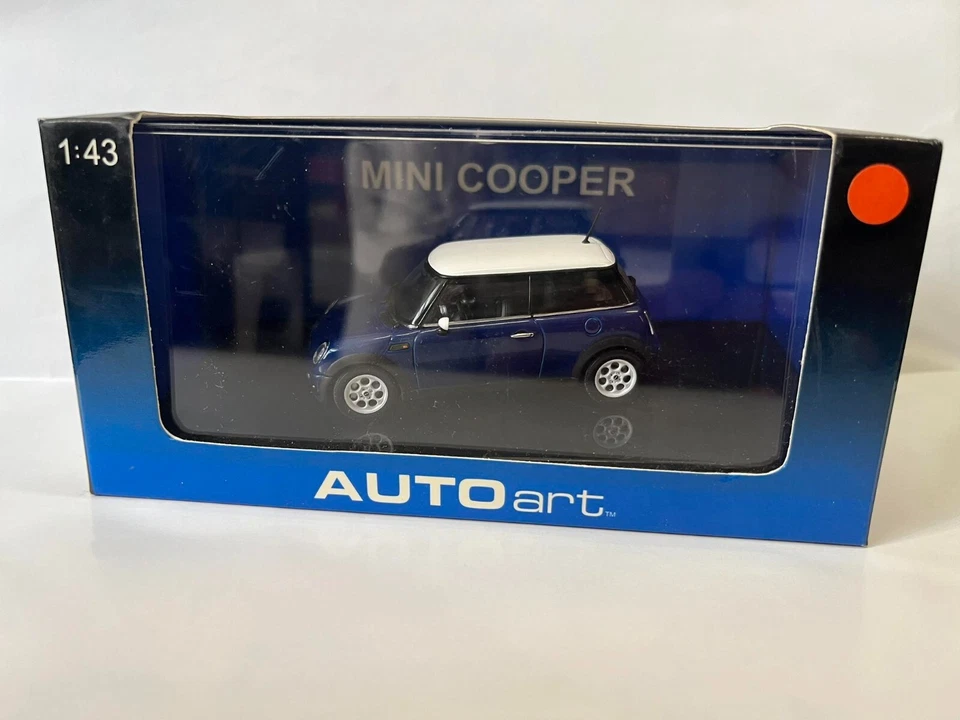 AUTO ART 1/43 - BMW MINI COOPER BLUE - Immagine 1 di 1