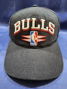 Vintage Logo Athletic Chicago Bulls Mütze schwarz Spike Diamond Logo Snapback Cap - Bild 1 von 14