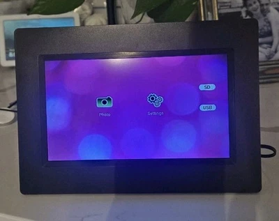 Aluratek 7" Digital Photo Frame Black - Image 1 of 4