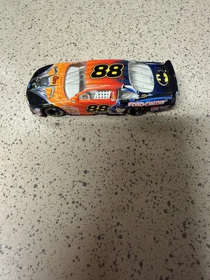 Dale Jarrett NASCAR #88 1998 cuidado de calidad Batman 1/64 diecast suelto Foto 1 de 3