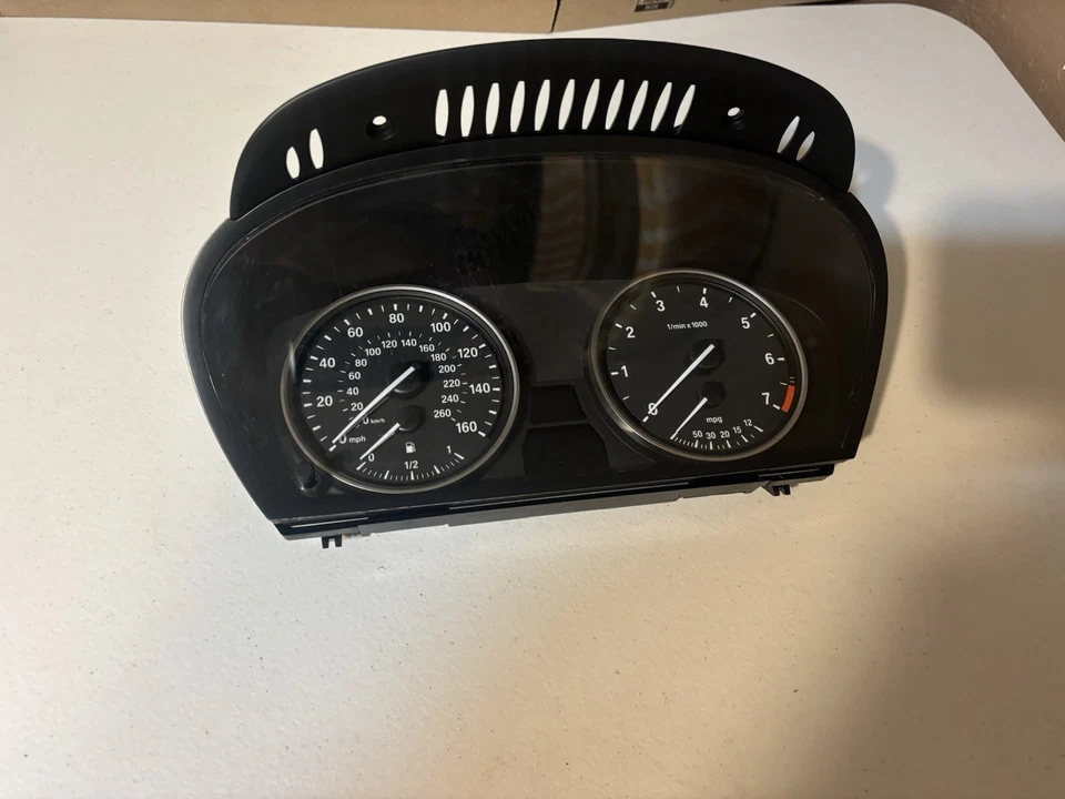 Cuadro de instrumentos BMW Serie 5 E60 550i 2008-2010 sedán OEM 96 K 9177253 Foto 1 de 4