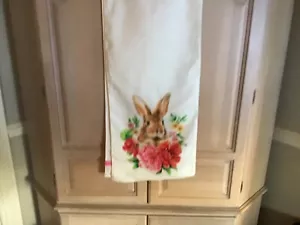 NWT Easter Spring Isaac Mizrahi Farmhouse Bunny Rabbit Table Runner 14 x 72l - Picture 1 of 3