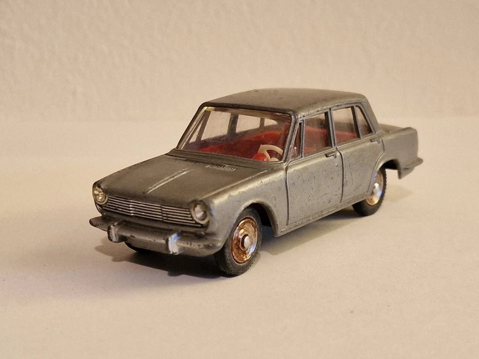 SIMCA 1500 - Dinky Toys, scala 1/43  VINTAGE - Immagine 1 di 4