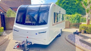 BAILEY UNICORN MADRID 4 caravan - 2019 - END BATHROOM - REMOTE CONTROL MOVER - Picture 1 of 14