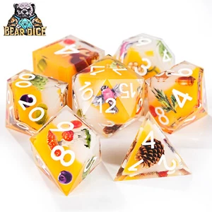 Juego de dados de resina DND 7 PIEZAS Poly Sharp Edge Dungeons and Dragons RPG Linda ardilla - Imagen 1 de 8
