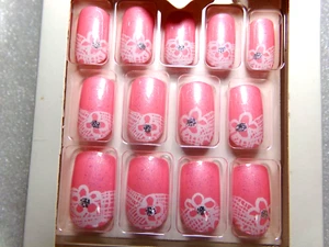 Kiss The Collection Artificial Nail Medium Pink with Lace & Flowers - Picture 1 of 3