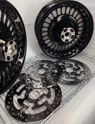 Ruedas Harley OEM TOURING STREET GLIDE KNUCKLE negro brillante 2009-17 intercambios Foto 1 de 4