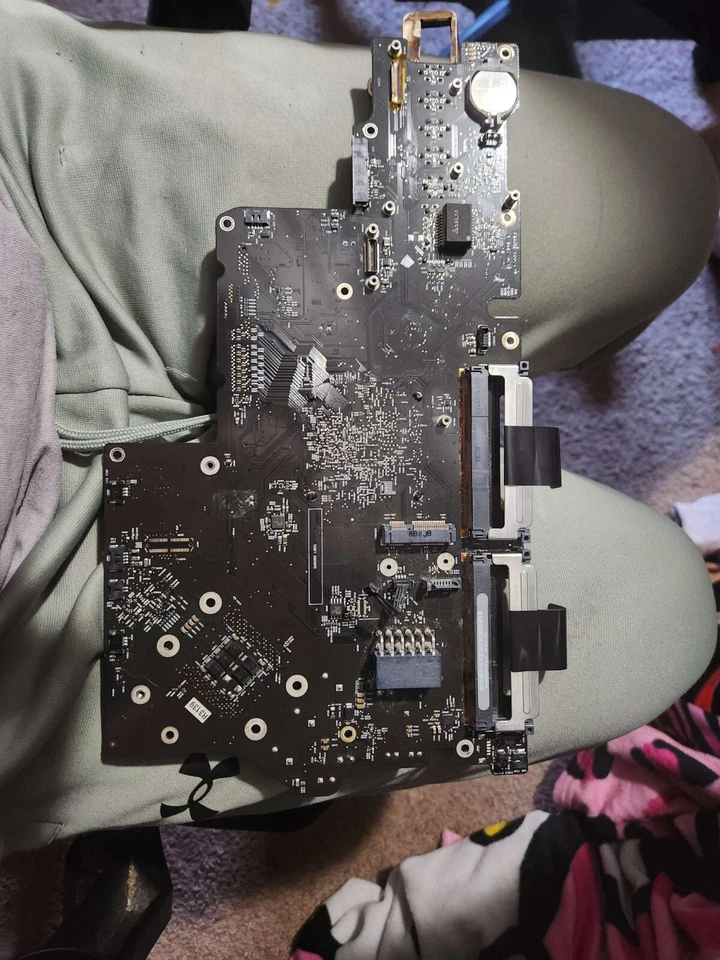 Apple IMac A1225 Logic board 820-2491-A - Image 1 of 3
