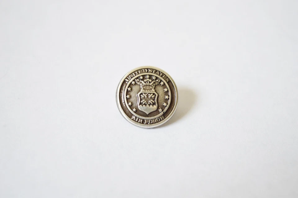 Nuovo Stati Uniti Air Force USAF Rivetback Concho 1.6cm Enmon Argento - Immagine 1 di 2