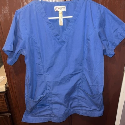 Peaches Uniforms Medical Uniform Scrub Top Medium Navy V Neck - Image 1 of 4