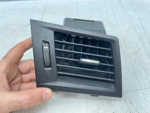 2010-2014 Subaru Legacy Outback Driver LEFT Dash Vent 66110AJ01A AC Heat - Foto 1 di 10