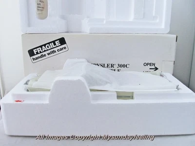 1957 CHRYSLER 300C CONVERTIBLE - DANBURY MINT - SCALE 1:24 - NEW! - Immagine 1 di 4