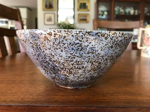 Pretty speckled blue and white vintage pottery bowl - Picture 1 of 8