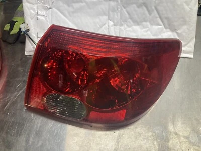 Saturn L200 2003 2004 2005 pasajero derecho luz trasera lateral derecha con bombillas y arnés Foto 1 de 4