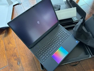 Alienware 18 Area-51, Ultra 9-275HX, 64GB, 2TB, QHD+ 300Hz, RTX 5090, Not Cherry - Image 1 of 4