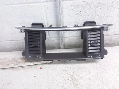 Infiniti QX80 2016 bisel de tablero con pantalla central con 2 ventilaciones de aire negro OEM  Foto 1 de 2