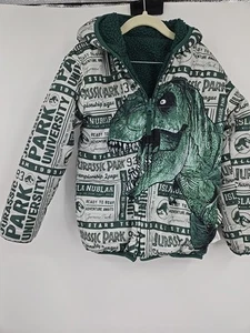 Jurassic World Park Jacke Junge Größe 6 grün Kapuze Wendemantel Sherpa - Bild 1 von 7