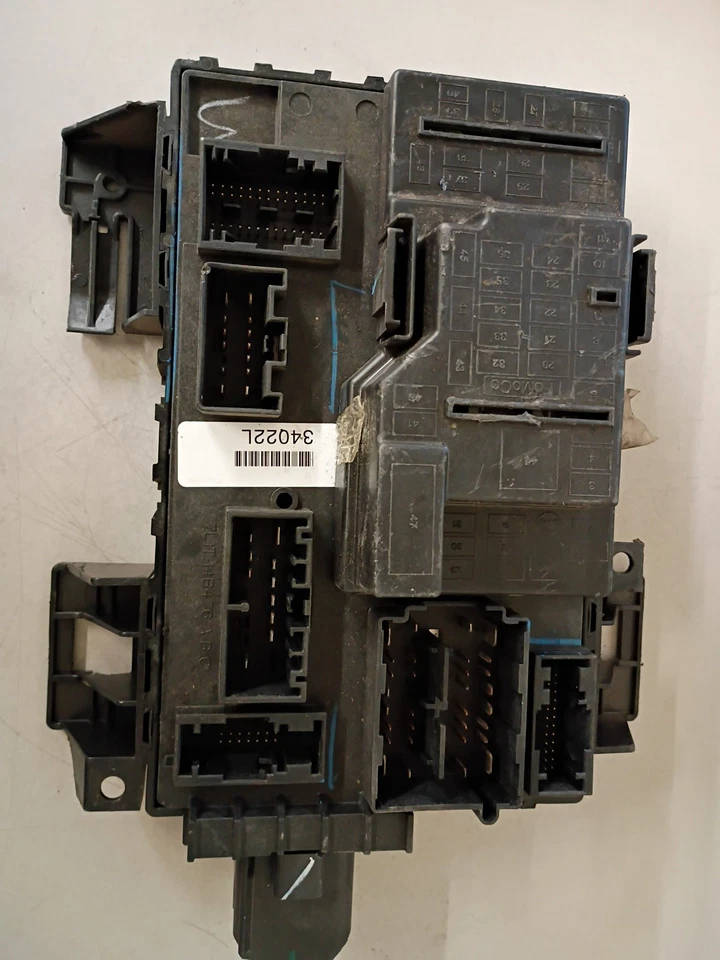 Unidad de control de caja de fusibles de unión inteligente Ford Fusion 2010-2012 OEM (AG1T-14B476-CD) Foto 1 de 4