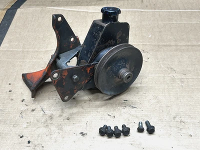 72-91 Jeep CJ - 4.2L Saginaw Dirección Asistida Soporte Montaje 3238265 3234993 Juego Foto 1 de 4