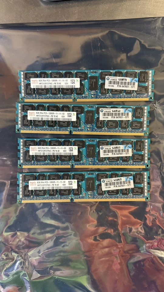SERVER 32GB (4x8GB) Hynix 2Rx4 PC3 - 12800R -11-11-E2 HMT31GR7CFR4C - PB T8 AD - Image 1 of 1