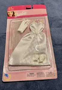 NEW & NRFP! VINTAGE MATTEL 2002 BARBIE WEDDING GOWN #68065 ~ 5 PIECE SET - Picture 1 of 5