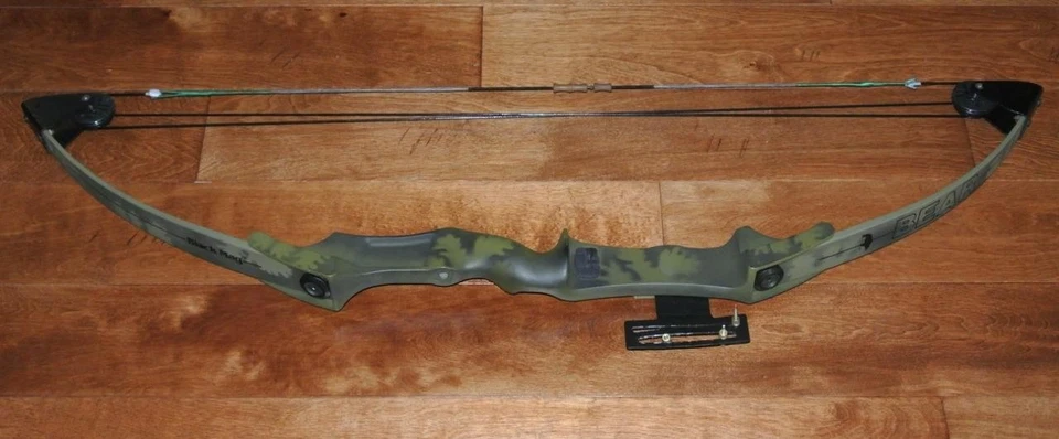 Bear Black Mag Compound Bow Left Handed Length 42.5" Draw Length 25" Camouflage - Image 1 of 1