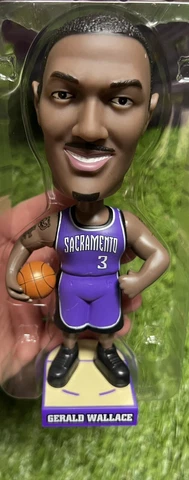 2003 Carls Jr. Sacramento Kings Gerald Wallace NBA Bobblehead New In Box Cover