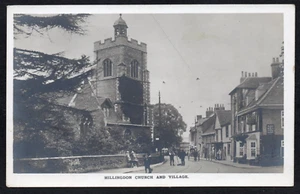 AK Hillingdon London nr Uxbridge Middlesex die Kirche und das Dorf Pub RP - Bild 1 von 2