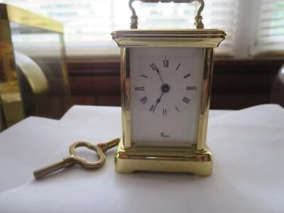 Antiguo reloj de carro francés sub miniatura de latón Foto 1 de 4