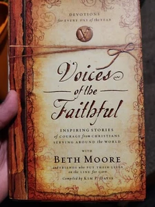 Voices of the Faithful : Inspiring Stories of Courage from Christians Serving - Imagen 1 de 4