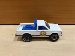 Vintage 1982 Hot Wheels White Beach Patrol Chevy S10 Pickup w/ Real Riders - Picture 1 of 5