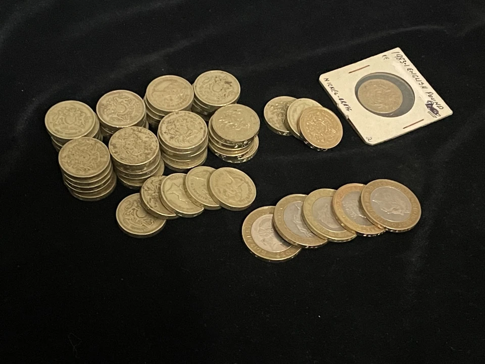 👀GREAT BRITAIN UK ONE AND TWO POUNDS BULK LOT TOTAL 59 POUND - Image 1 of 1