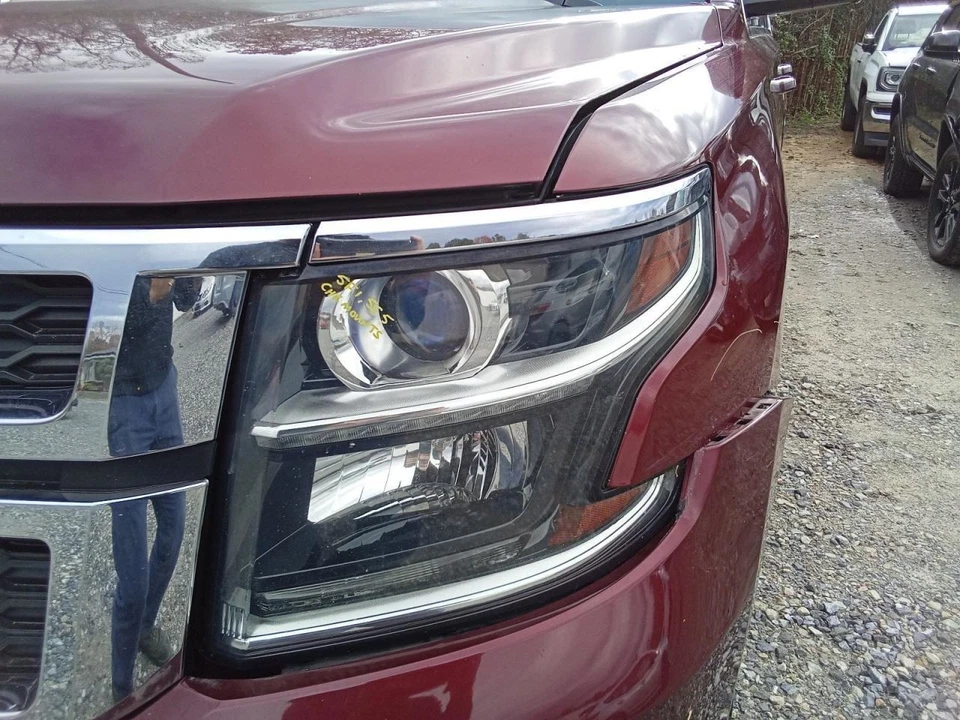 Driver Headlight Without HID With Blue Tint Fits 15-17 SUBURBAN 1500 819469 - Изображение 1 из 1