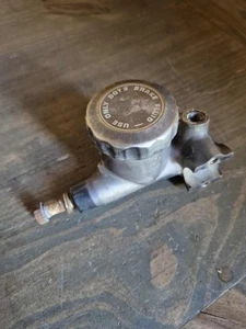 1972 HONDA CB500K1A FRONT BRAKE MASTER CYLINDER 45500-341-771 - Bild 1 von 6