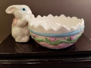 Ceramic Easter Egg Bowl with Bunny Flowers Vintage - Picture 1 of 9